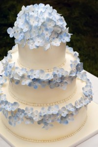 edible-flower-ideas-for-your-wedding-table-12-500x751