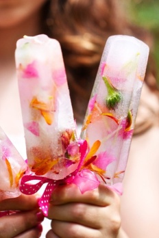 edible-flower-ideas-for-your-wedding-table-8